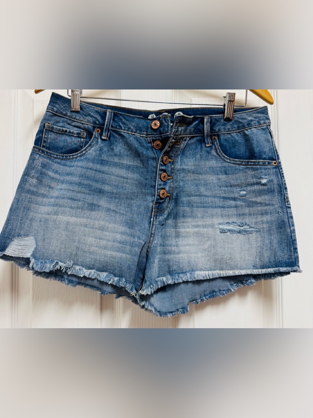 Rewash Button-Front Distressed Denim Shorts - Blue